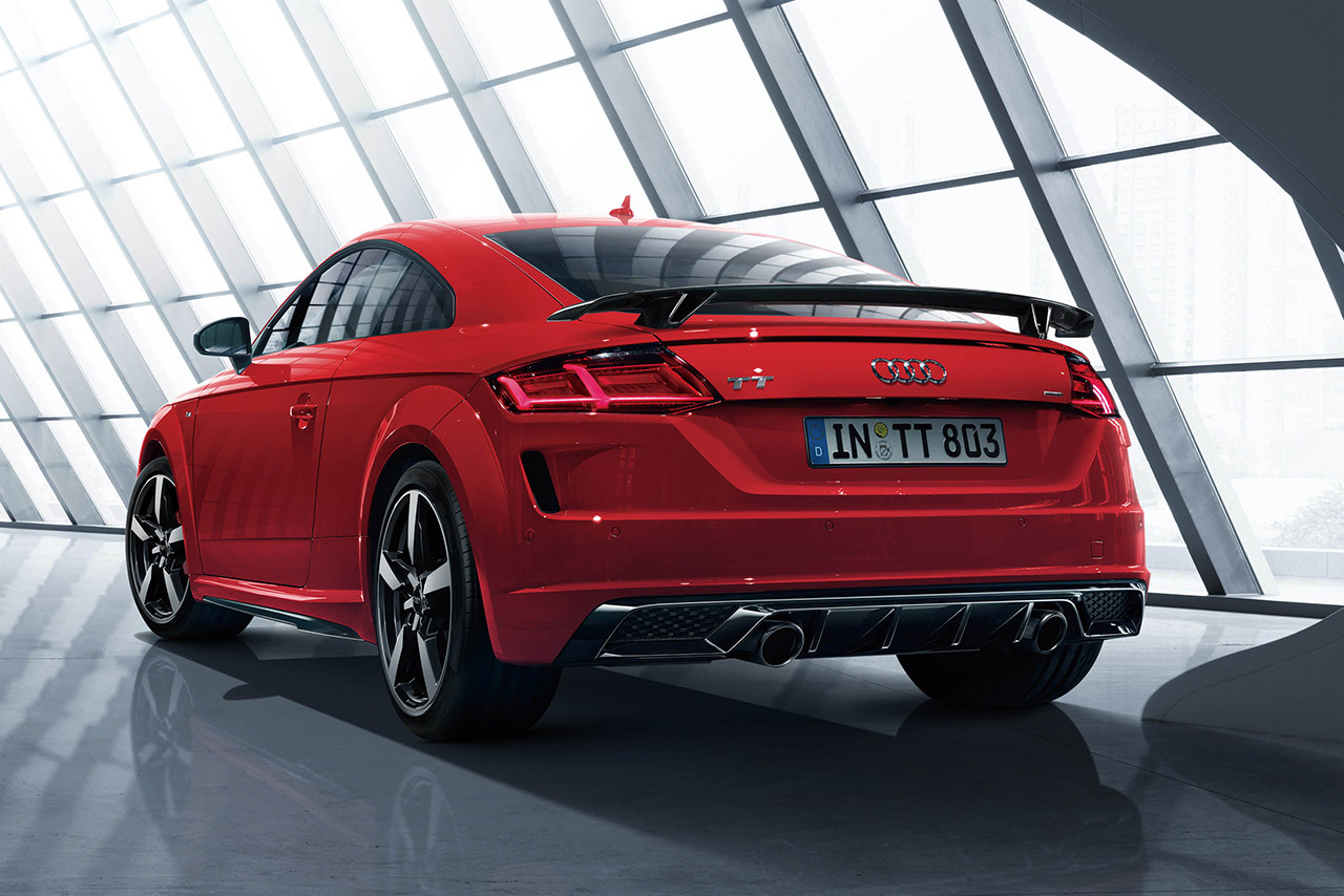 アウディTTクーペ Sラインコンペティション／リヤビュー