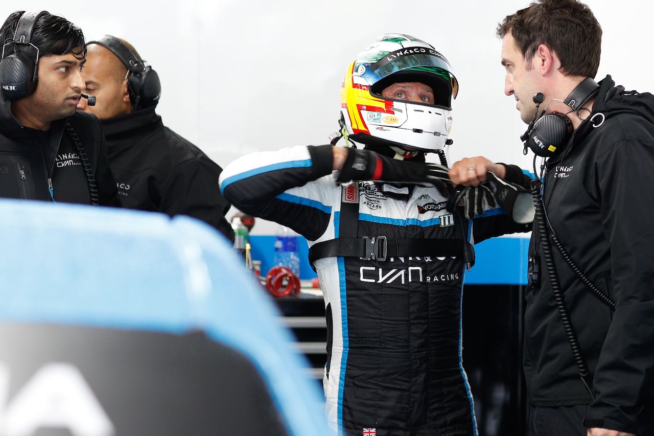 WTCRのシートからは降りることを決めたアンディ・プリオール。「将来的には、再びともに戦えることを願っている」