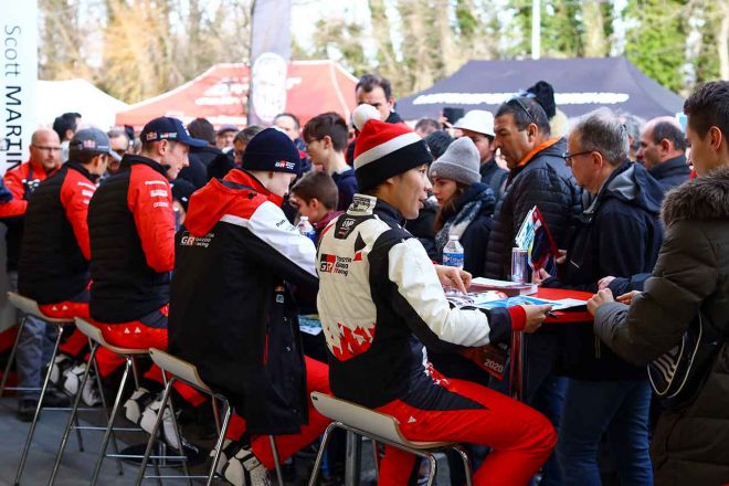 2020年第1戦モンテカルロで行われたオートグラフセッションの様子