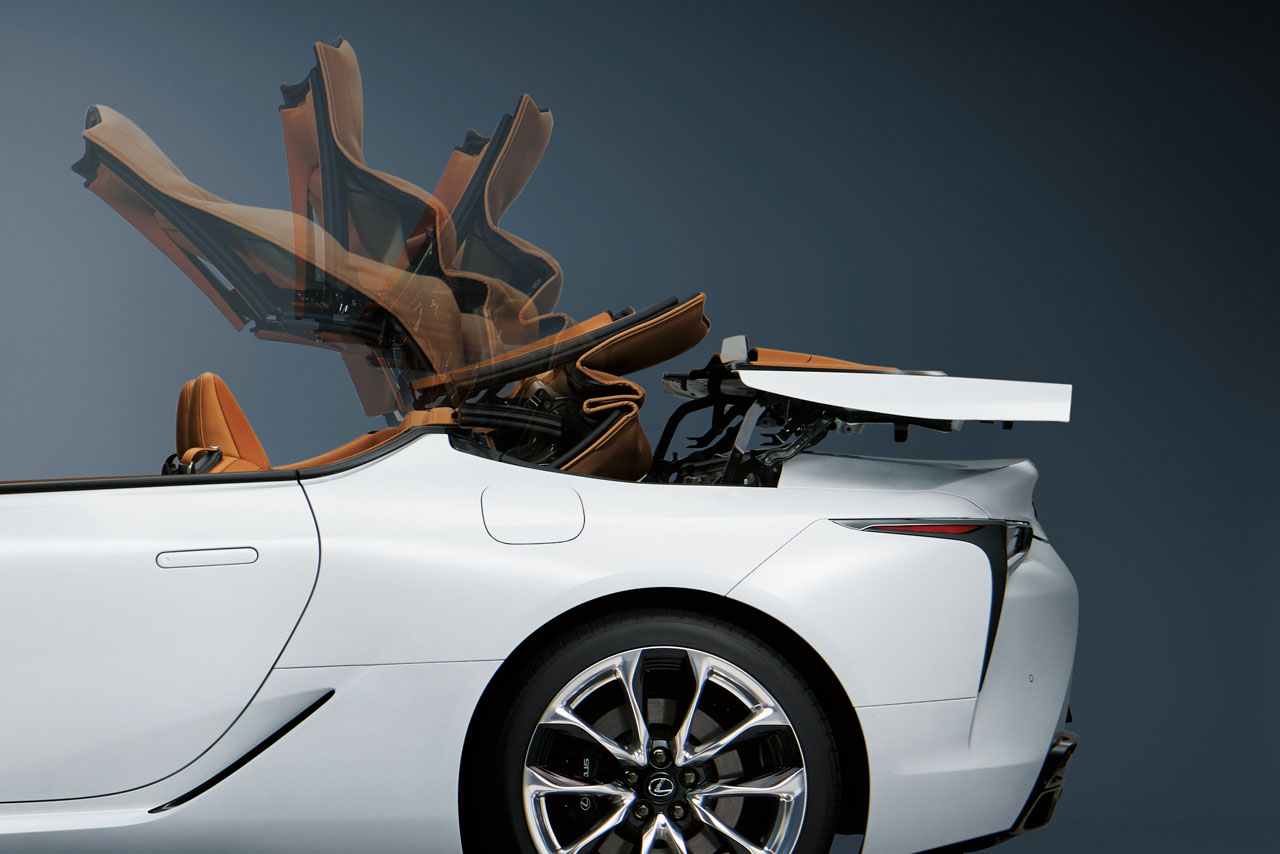 レクサスLC500 コンバーチブル（ソフトトップ格納イメージ）