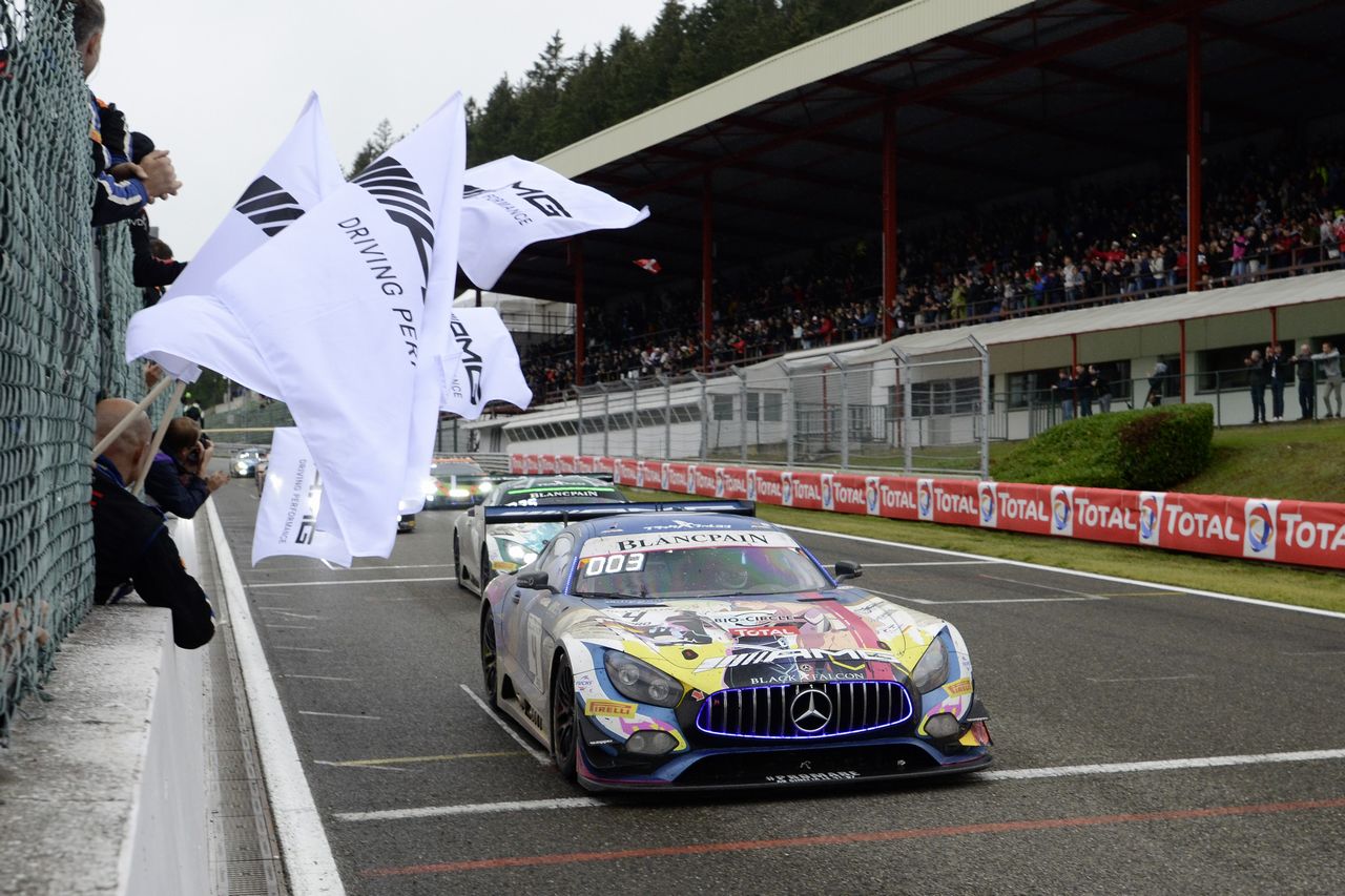 プロメアカラーで2019年のスパ24時間に挑み、3位表彰台を獲得したメルセデスAMGチーム・ブラックファルコンの4号車メルセデスAMG GT3