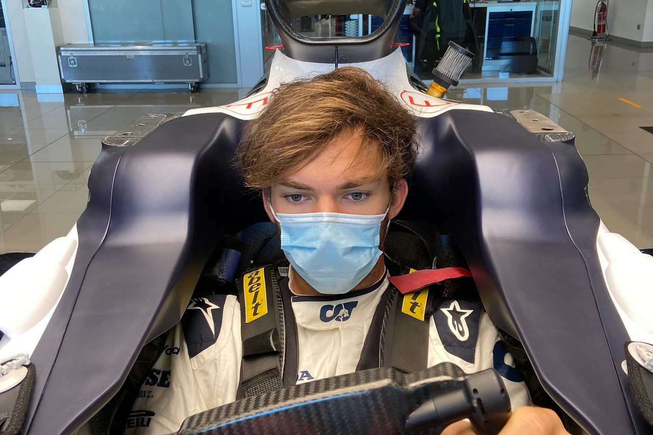2020年F1オーストリアGPに備えてシート合わせを行うピエール・ガスリー（アルファタウリ）
