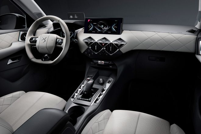 DSオートモビル・DS3クロスバック E-TENSEのインテリア