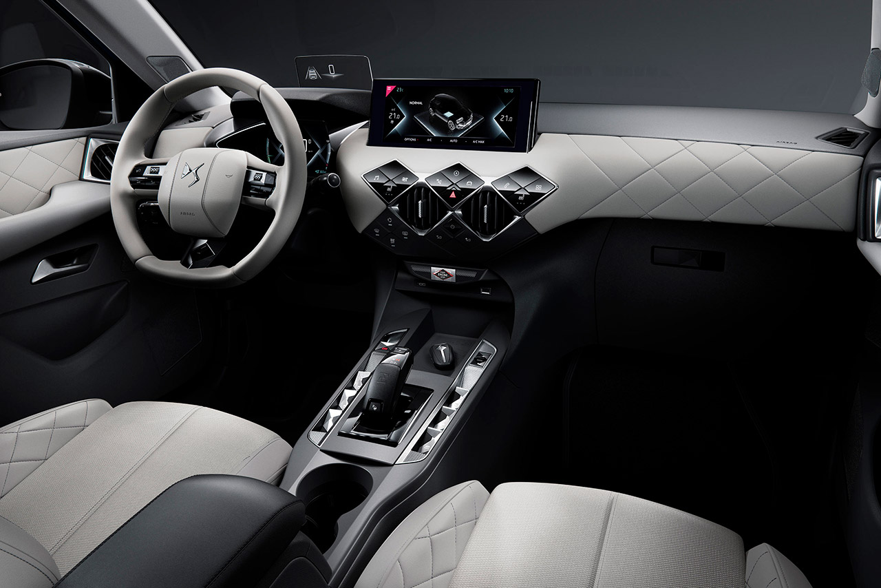 DSオートモビル・DS3クロスバック E-TENSEのインテリア