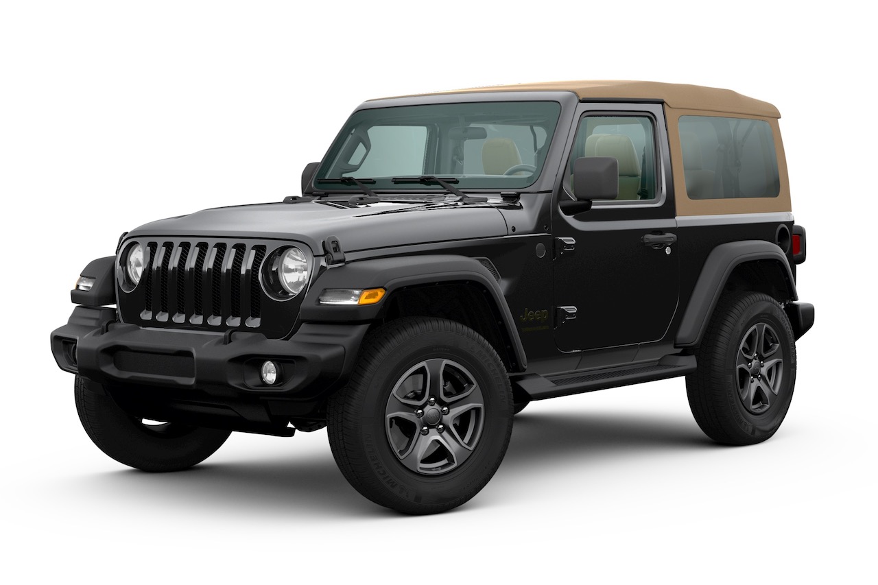 Jeepを象徴する“TRAIL RATED“バッヂもマットブラックとされるなど、ワイルドな佇まいに品よくマッチしたエクステリアに仕上げられた