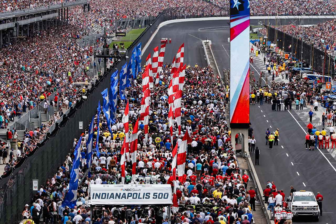 2019年に行われた第103回インディ500の様子。例年であれば超満員のなかレースが行われるが、第104回大会は入場可能な人数を制限して行われる。