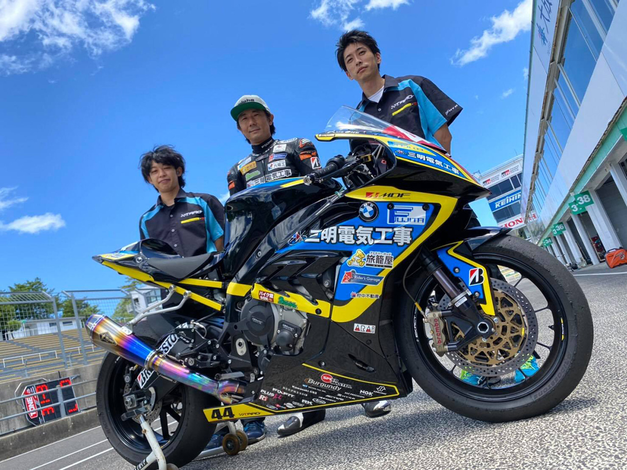 2020年全日本ロードJSB1000クラスにBMW S1000RRで戦う関口太郎（SANMEI Team TARO PLUSONE）