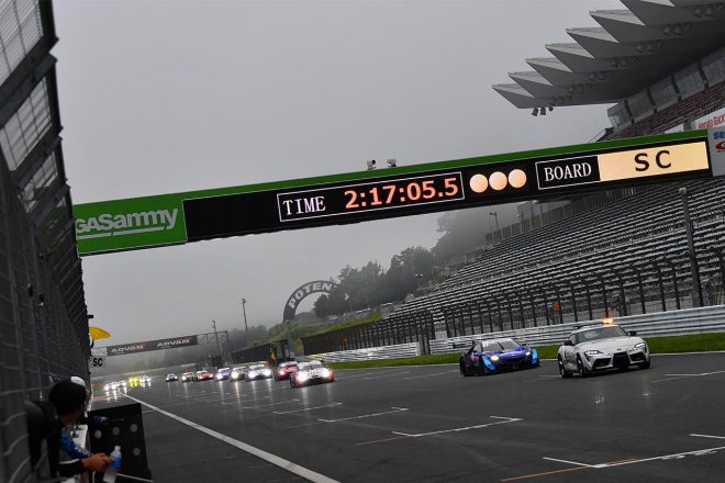 スーパーGT富士公式テストセッション4でのセーフティーカー訓練の様子