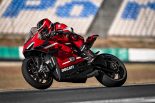 ドゥカティ、スーパーレッジェーラV4 走行シーン