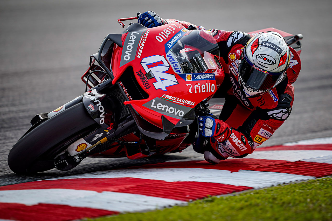 アニメ『聖闘士星矢』のヘルメットデザインで2020年MotoGPを戦うアンドレア・ドヴィツィオーゾ（ドゥカティ・チーム）