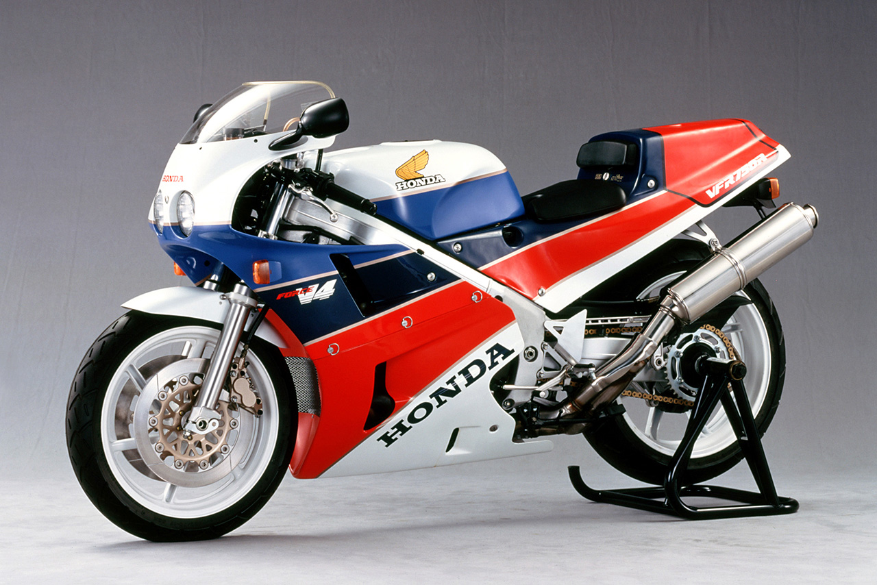 1987年に限定販売されたホンダVFR750R（RC30）