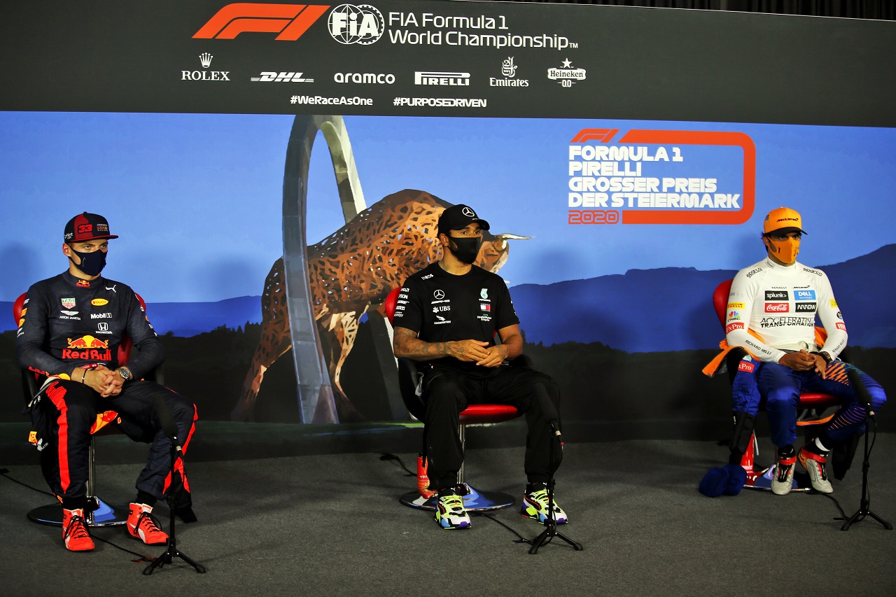 2020年F1第2戦シュタイアーマルクGP予選トップ3会見　ルイス・ハミルトン（メルセデス）、マックス・フェルスタッペン（レッドブル・ホンダ）、カルロス・サインツJr.（マクラーレン）