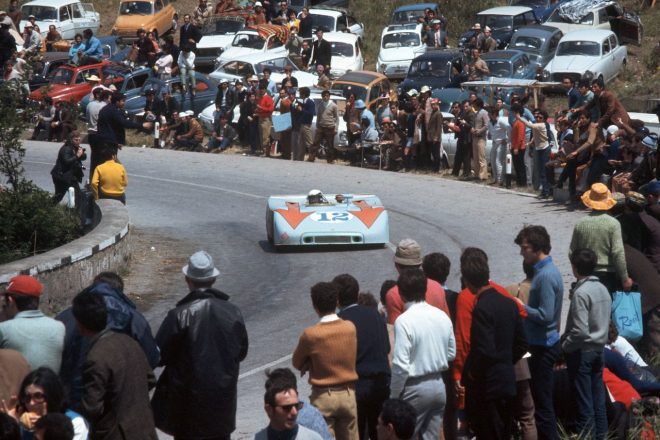 1970年のタルガ・フローリオで優勝したJWオートモーティブのポルシェ908／03スパイダー