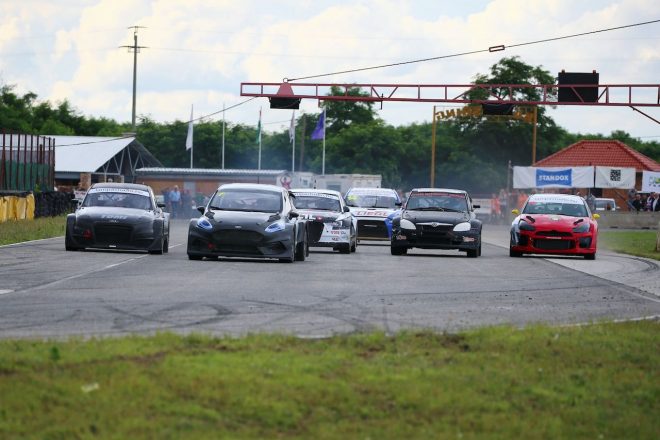 ハンガリー中部の小さな村カクチで開催されたハンガリー国内選手権で公式イベント初優勝を挙げたフォード・フィエスタRX ElectRX