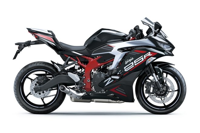 カワサキNinja ZX-25R SE（メタリックスパークブラック×パールフラットスターダストホワイト）