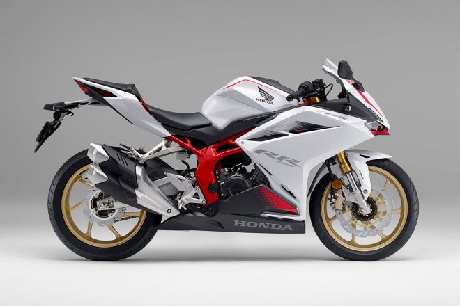 ホンダCBR250RR（パールグレアホワイト）