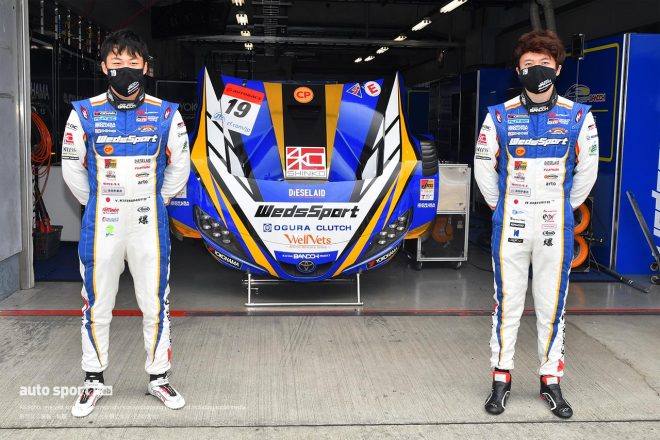 19　TGR TEAM WedsSport BANDOH 国本雄資／宮田莉朋 レーシングスーツ：グループ・エム