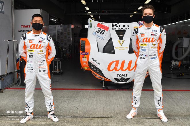 36　TGR TEAM au TOM's 関口雄飛／サッシャ・フェネストラズ レーシングスーツ：アルパインスターズ