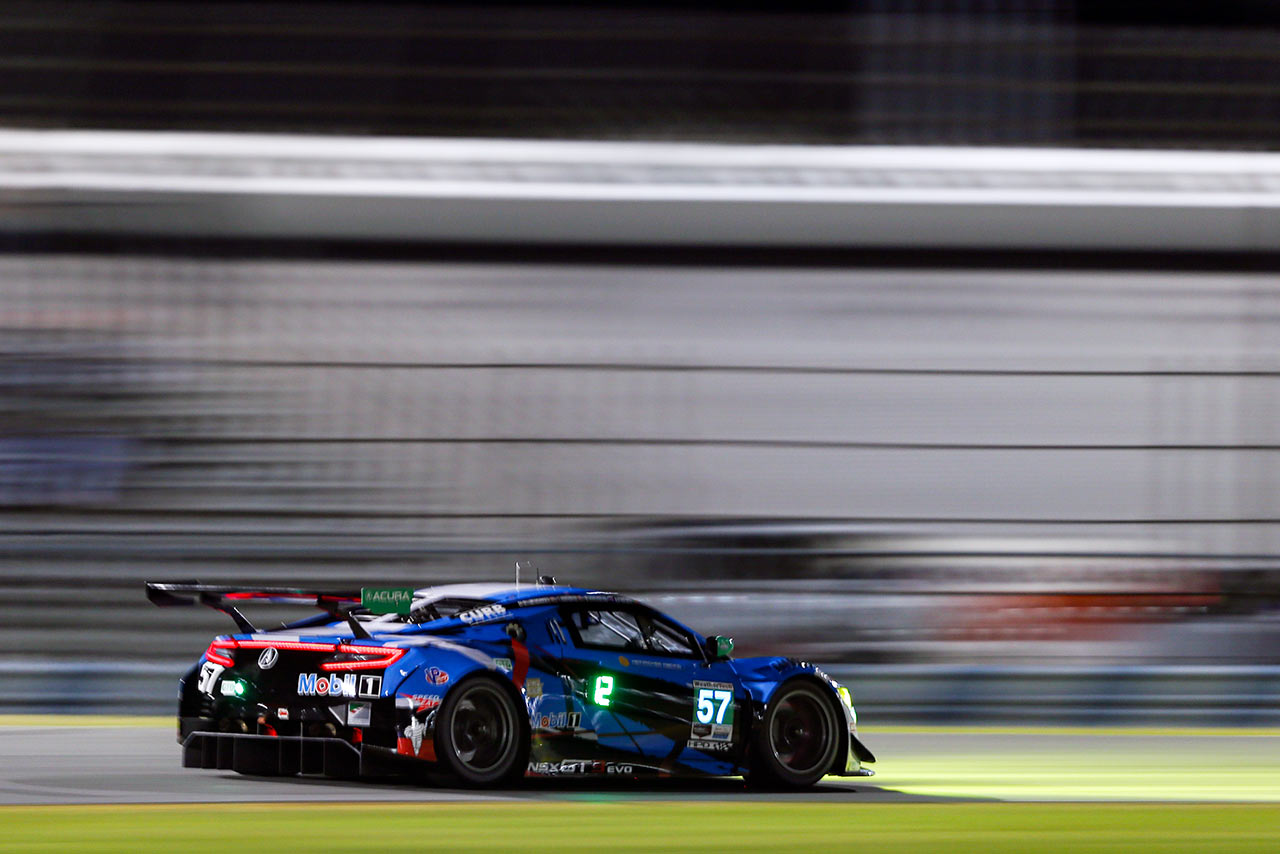 3日間にわたるデイトナ24時間の公式テスト「ロア」では、本番に向けて夜間走行セッションも設けられる。