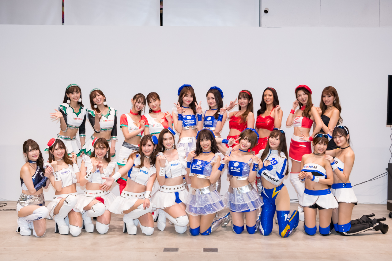 ライブビューイングイベントに参加した20名のレースクイーン