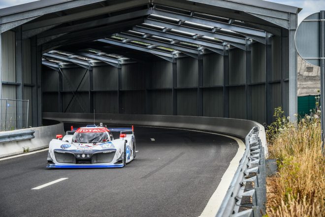 リナ・モンレリ・オートドロームでプライベートテストを行うミッションH24のLMPH2G