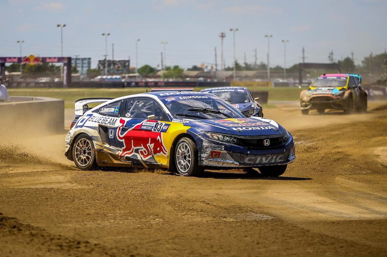 「僕らはここ数カ月、このシビッククーペをアップデートするために懸命な作業に取り組んできた」と明かすエリクソン