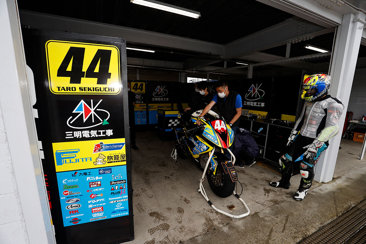 2020年全日本ロードSUGO公開テスト3日目：関口太郎のピット