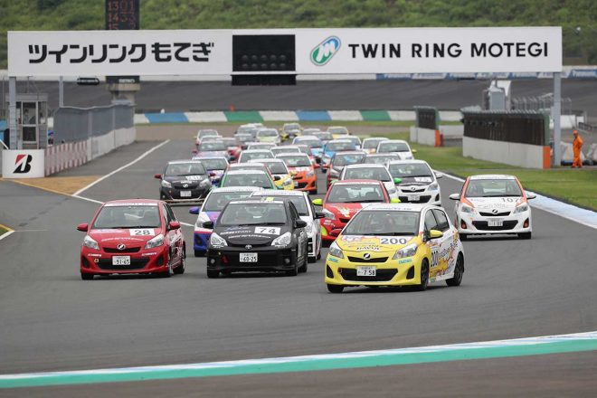 7月12日にツインリンクもてぎで開催されたヴィッツレース関東シリーズ第3戦の様子 トヨタ 21年から新たなワンメイクレースシリーズ ヤリスカップ の開催を発表の画像 写真 1 Autosport Web