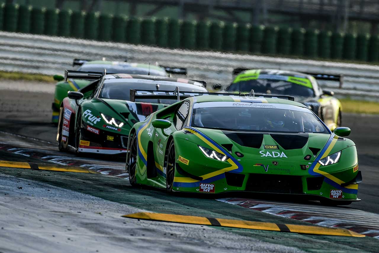 #19 ランボルギーニ・ウラカンGT3エボ
