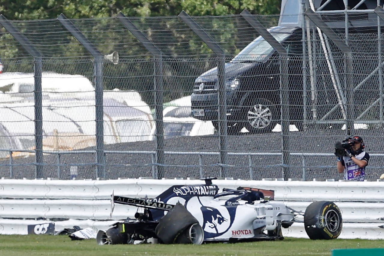 2020年F1第4戦イギリスGP決勝　ダニール・クビアト（アルファタウリ・ホンダ）がクラッシュ