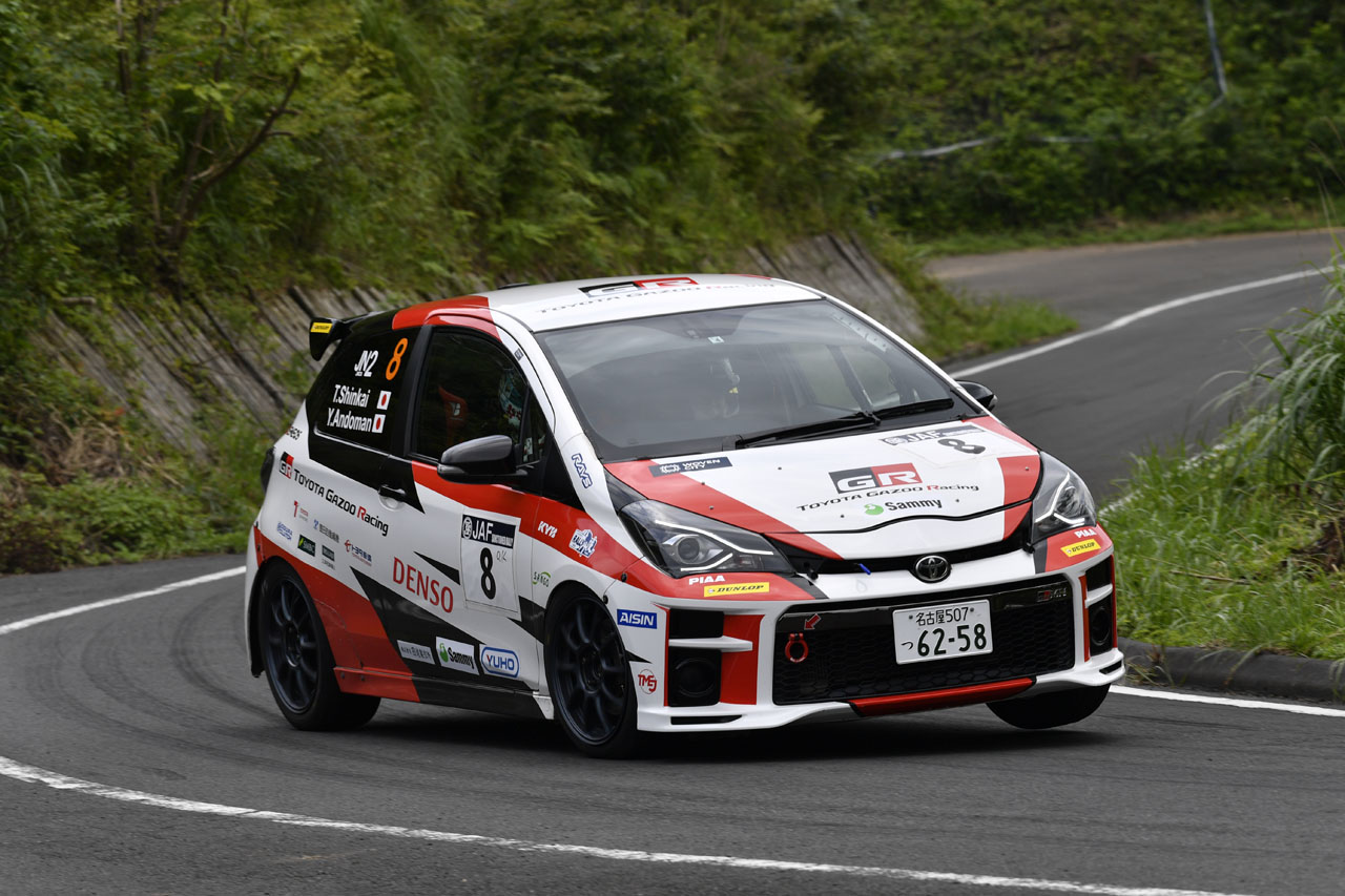 全日本ラリー第5戦ラリー丹後でJN2クラス3位となったTGRヴィッツGRMNラリー（眞貝知志／安藤裕一）