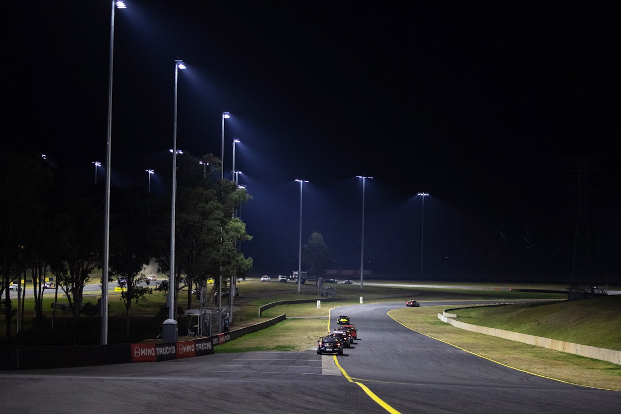 ヒドゥン・バレー・レースウェイ側も、レース消化スケジュールの柔軟性を高めるべくナイトレースでの対応も可能だとしている