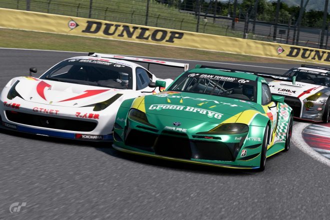 川合孝汰（埼玉トヨペット GB GR Supra GT）と平木湧也（マッハ車検 GTNET MC86 マッハ号）の争い