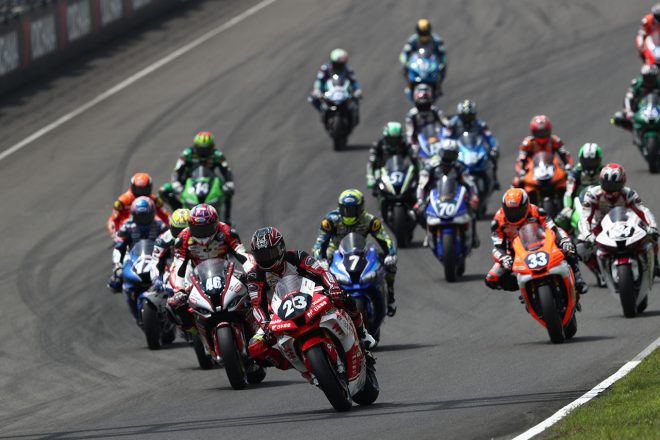 2020年全日本ロード第1戦SUGO：ST1000決勝スタートシーン