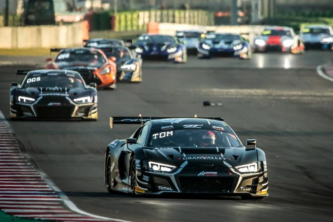 ベルジャン・アウディクラブ・チームWRTのアウディを駆る富田竜一郎