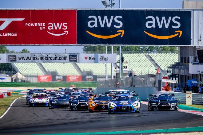 GTワールドチャレンジ・ヨーロッパ・スプリントカップ第1戦ミサノのレース2スタートシーン