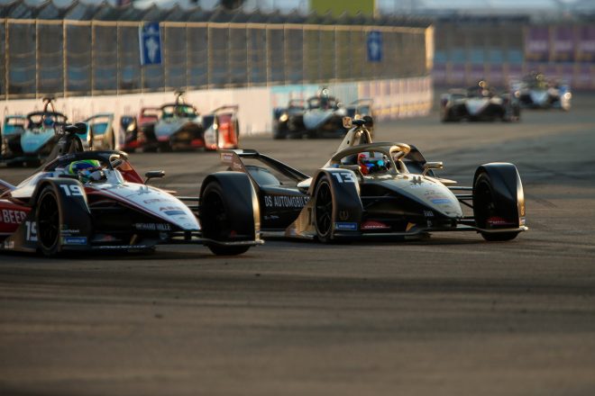 2019／20年フォーミュラE選手権第8戦　フェリペ・マッサとバトルを繰り広げるダ・コスタ