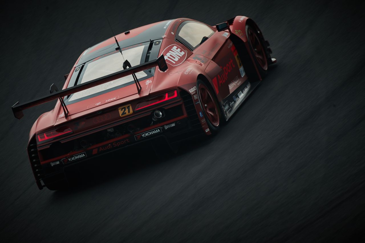 Hitotsuyama Audi R8 LMS（川端伸太朗／近藤翼）