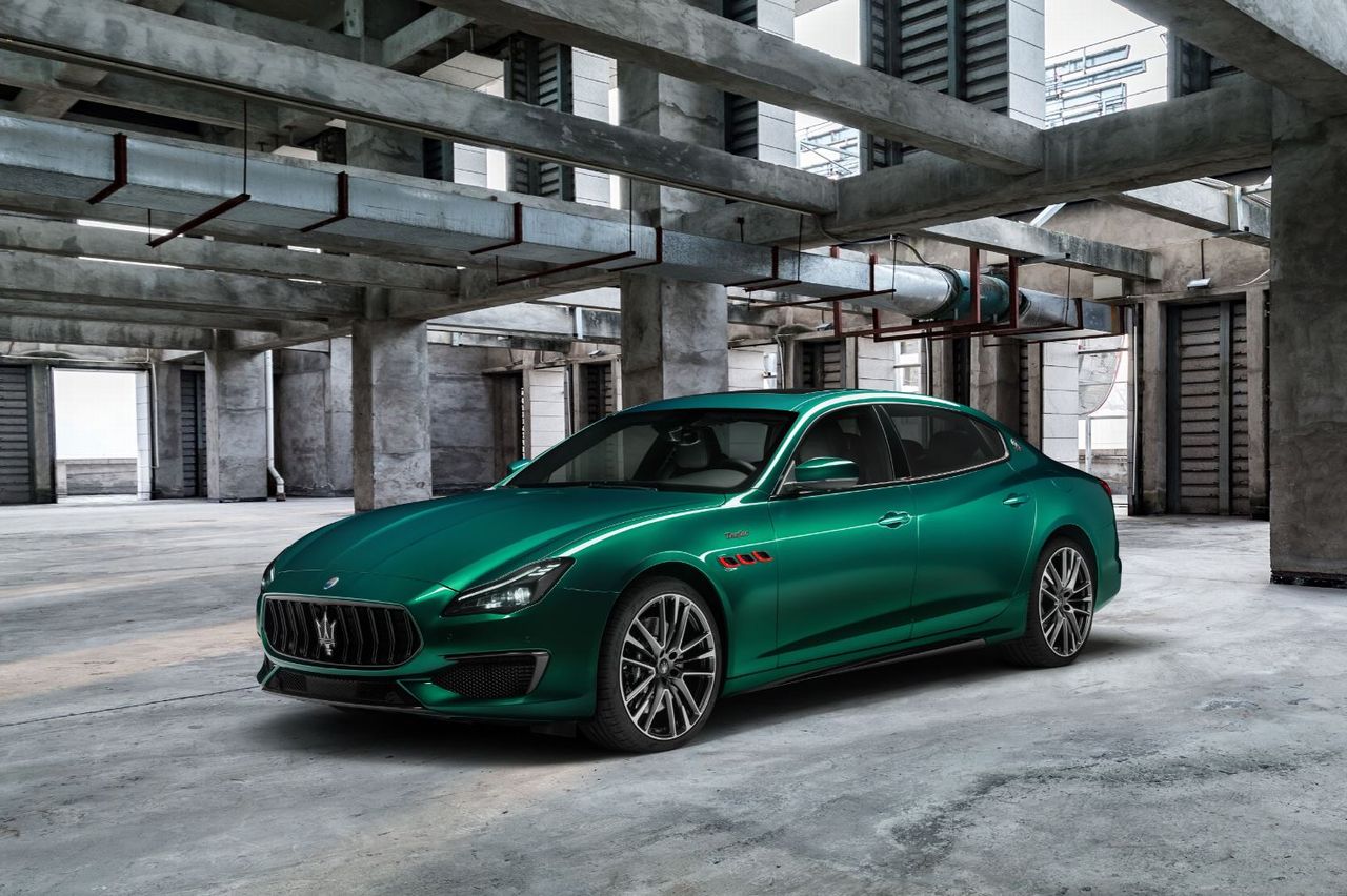 マセラティ・クアトロポルテ トロフェオ（エクステリア：フロント＆サイド）