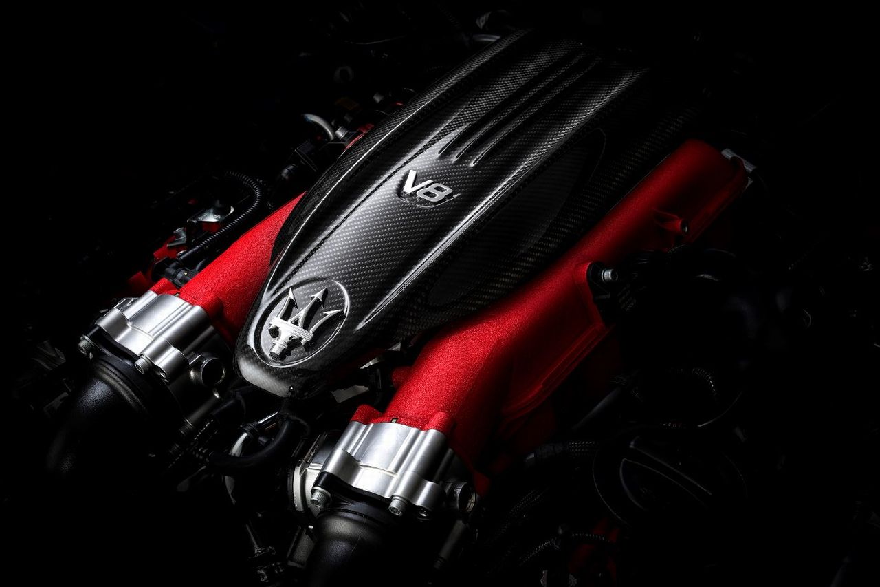 トロフェオシリーズに搭載される3.8リットルV8ツインターボエンジン