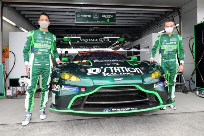 PACIFIC NAC D'station Vantage GT3と藤井誠暢、ケイ・コッツォリーノ