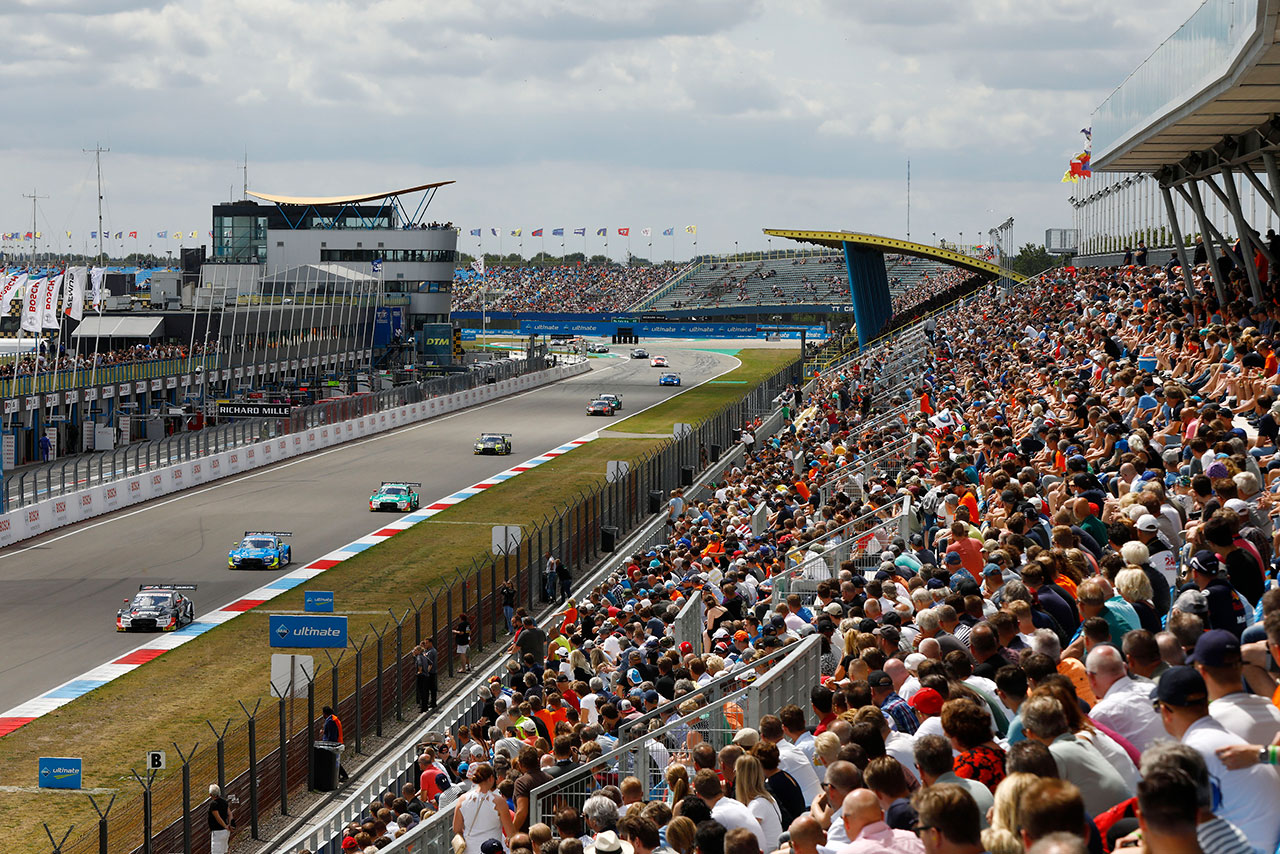 初開催となった昨シーズンのアッセン戦。多くの観客がグランドスタンドを埋めた