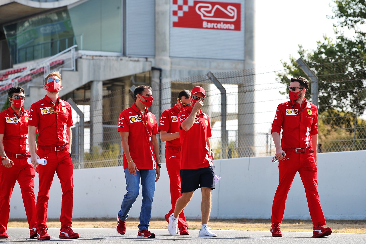 2020年F1第6戦スペインGP木曜　コース下見をするセバスチャン・ベッテル（フェラーリ）