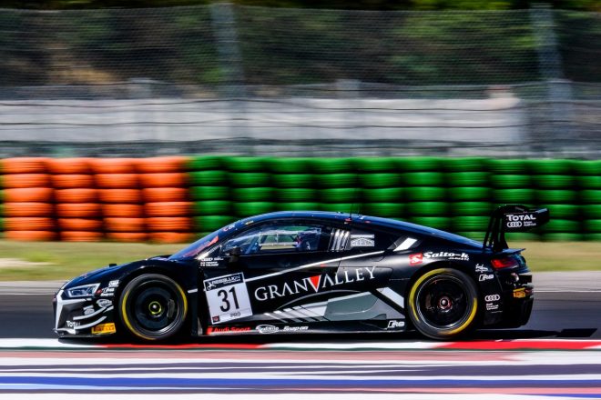 富田竜一郎が乗り込む富田／ケルビン・ファン・デル・リンデ組WRTの31号車アウディR8 LMS