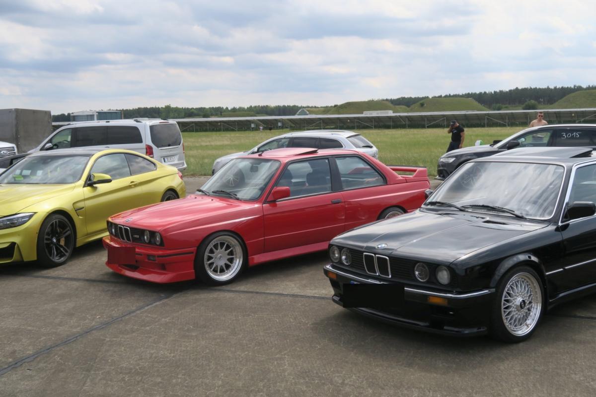 E30型BMWなど名車も参戦