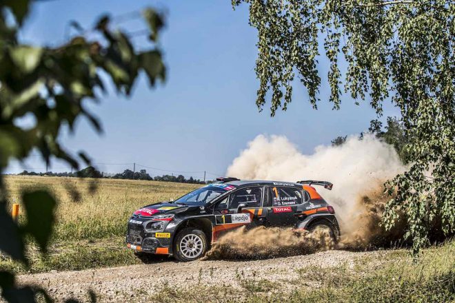 大人の走りでERC開幕のターマック戦を制したアレクセイ・ルカヤナクは、ここでも抑制の効いたドライビングで3位。実質ERC2位を獲得した