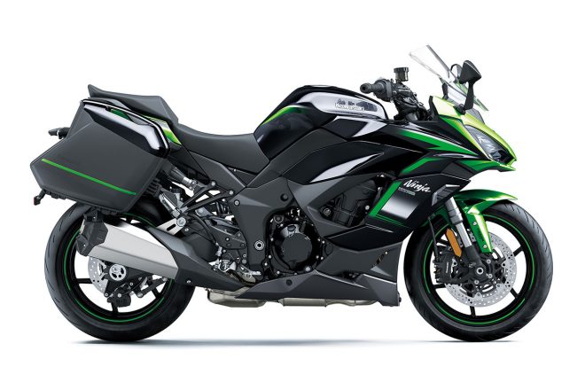 パニアケースを装着したカワサキNinja 1000SX