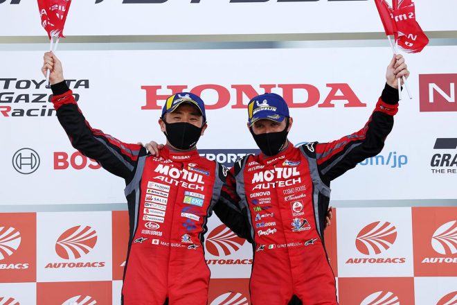 2020年スーパーGT第3戦優勝を喜ぶ松田次生とロニー・クインタレッリ（MOTUL AUTECH GT-R）