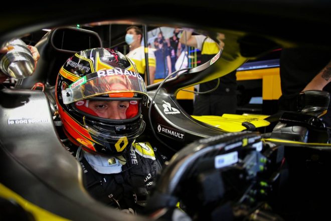 スペインGPのFP3でマグヌッセンさんを避けたら壁にクラッシュしてしまったオコンさん