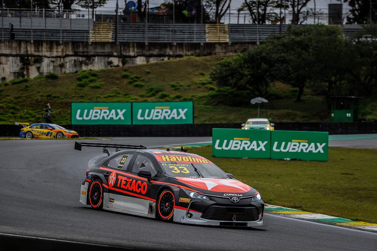 R1はドライアップの路面を読み切ったネルソン・ピケJr.（Full Time Bassani）が2018年のフル参戦以来、待望の初勝利を獲得